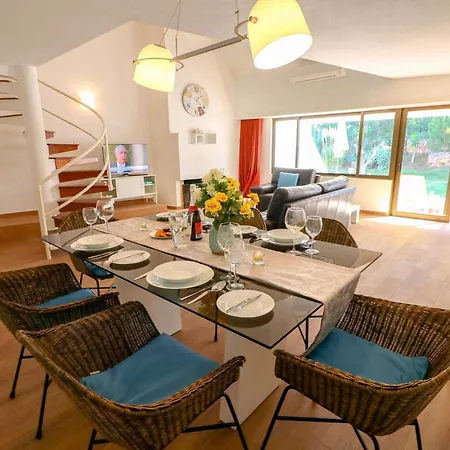Casa Moura Golfe *